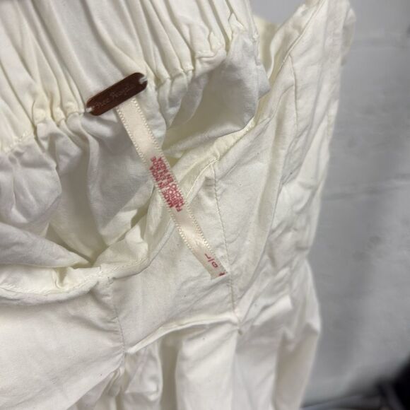 Elegant White Women's Top Size Large - Like NEW Free People Crop Tank - Picture 2 of 3